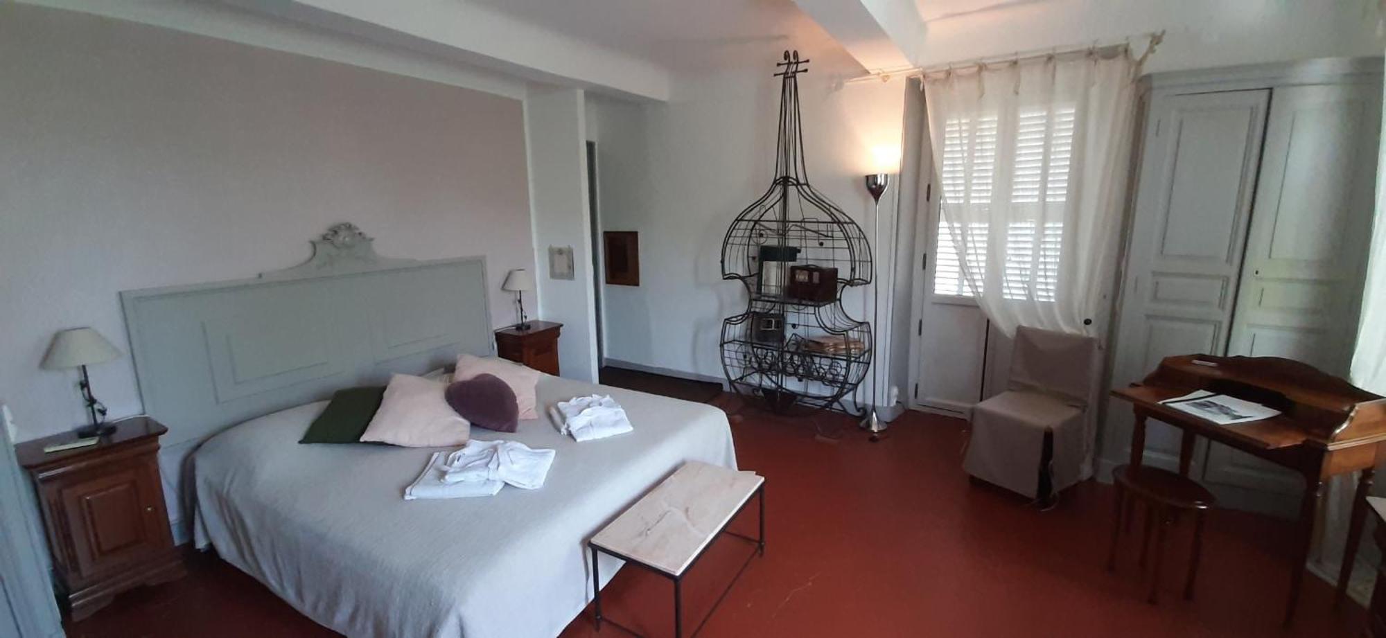 Bed And Breakfast La Grande Lauzade Le Luc Exterior photo